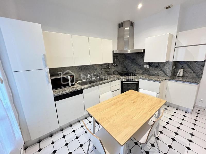 Appartement - 85 m² - 4 pièces