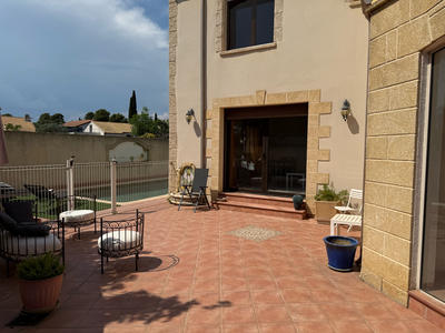 Maison - 230 m² - 8 pièces