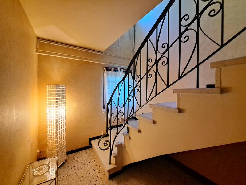 Maison - 224 m² - 9 pièces