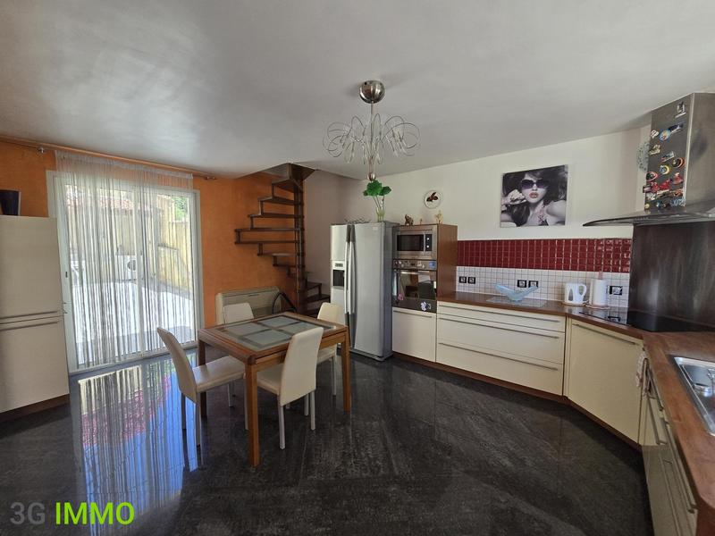 Maison - 164 m² - 6 pièces