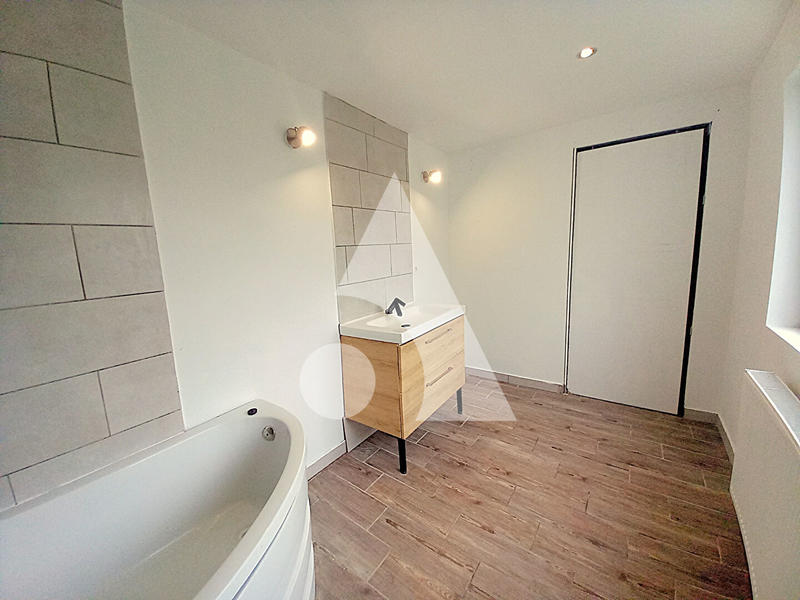 Maison - 75 m² - 5 pièces