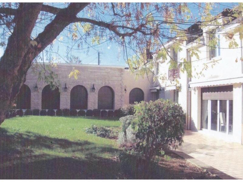 Maison - 644 m² - 12 pièces