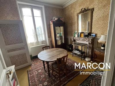 Maison - 260 m² - 15 pièces