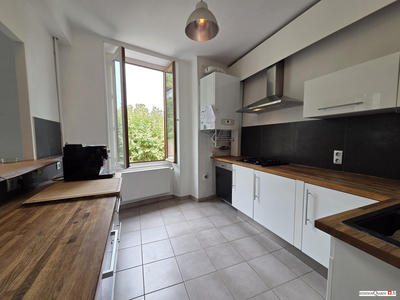 Appartement - 98 m² - 5 pièces