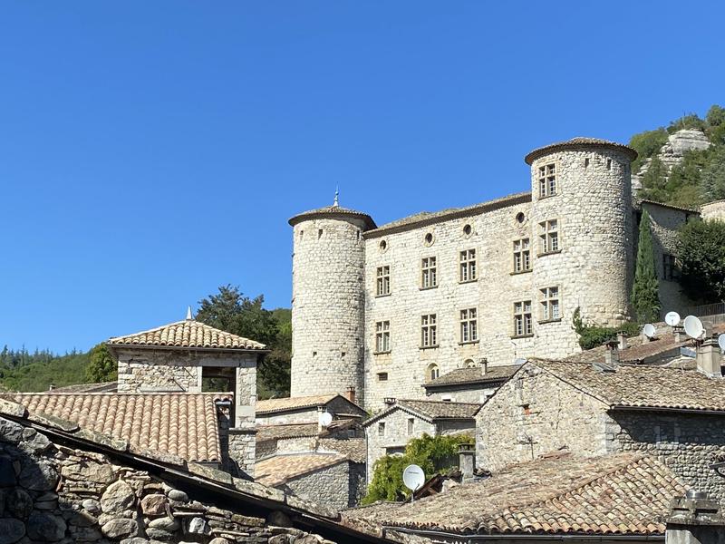 Maison - 320 m² - 6 pièces