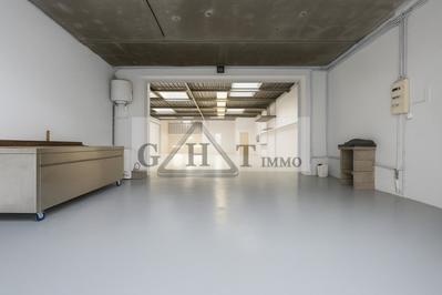 Entrepôt - 305 m²