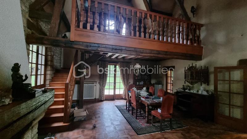 Propriété - 220 m² - 7 pièces