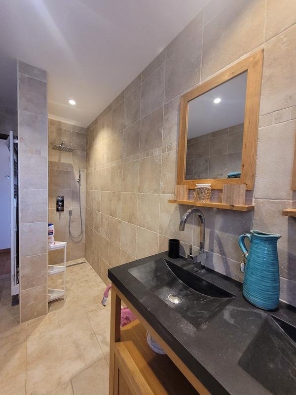 Maison - 210 m² - 9 pièces