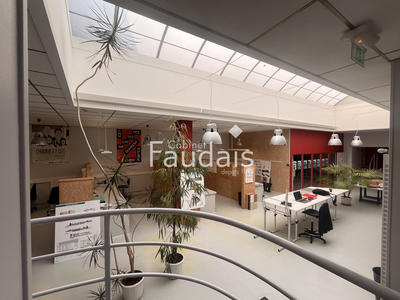 Bureau - 375 m²