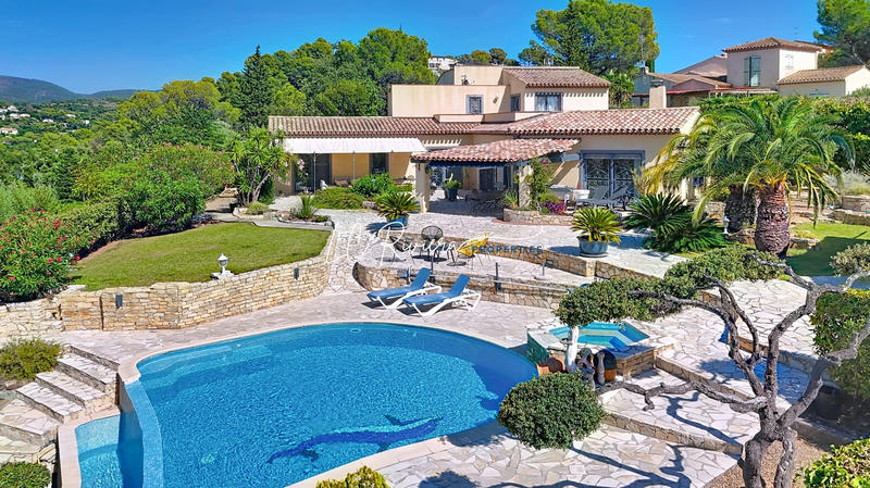 Villa - 146 m² - 6 pièces