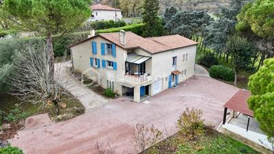 Villa - 217 m² - 8 pièces