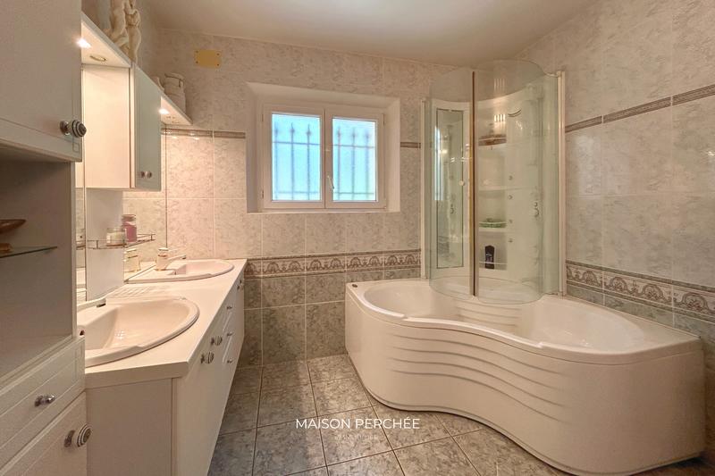 Villa - 210 m² - 7 pièces