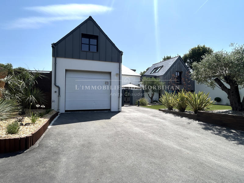 Maison - 205 m² - 8 pièces