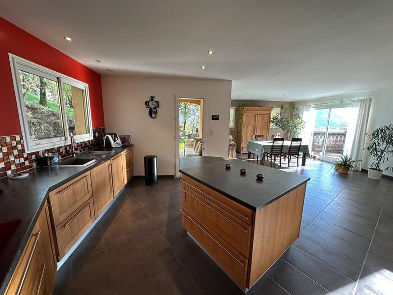 Maison - 125 m² - 5 pièces