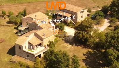 Mas - 430 m² - 20 pièces