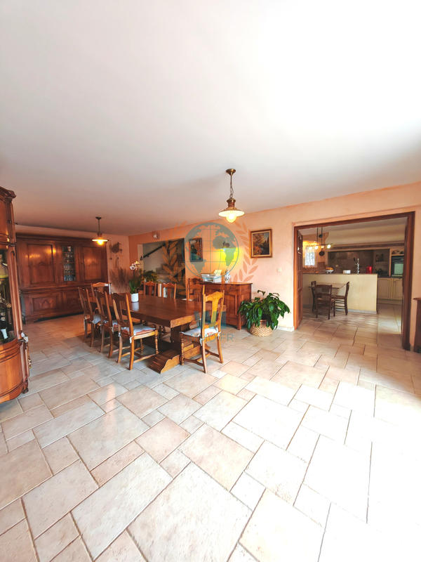 Villa - 250 m² - 7 pièces