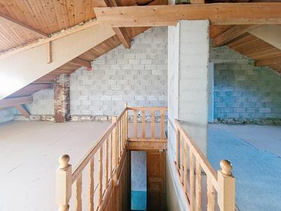 Maison - 251 m² - 12 pièces