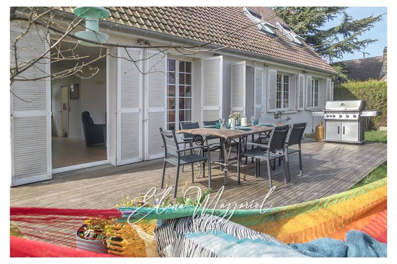 Maison - 207 m² - 9 pièces