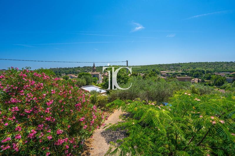 Maison - 85 m² - 5 pièces