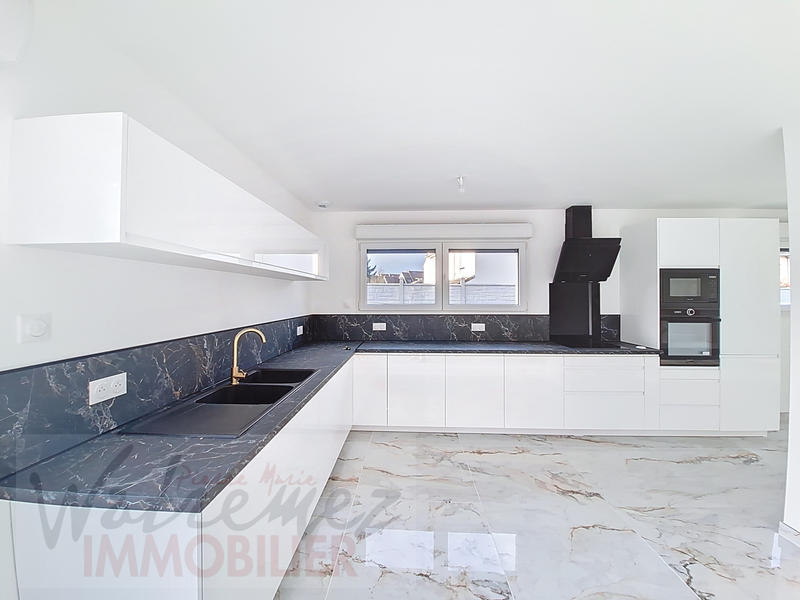 Maison - 144 m² - 5 pièces