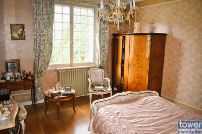 Propriété - 176 m² - 9 pièces