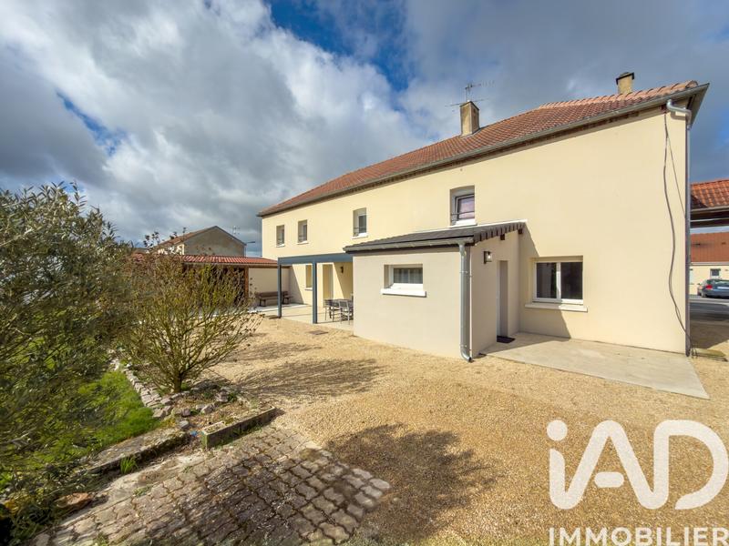 Maison de village - 277 m² - 8 pièces
