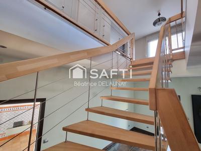 Maison - 331 m² - 8 pièces