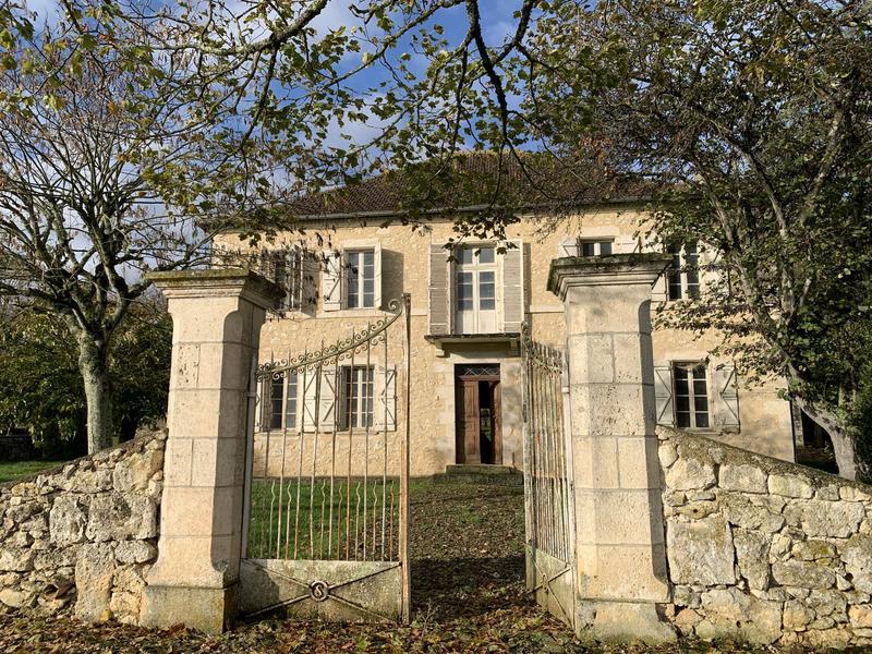 Maison ancienne - 280 m² - 6 pièces