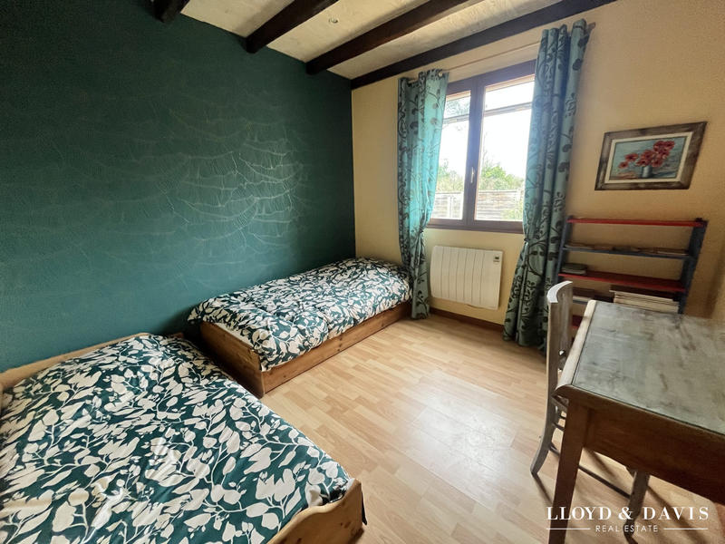 Maison - 180 m² - 7 pièces