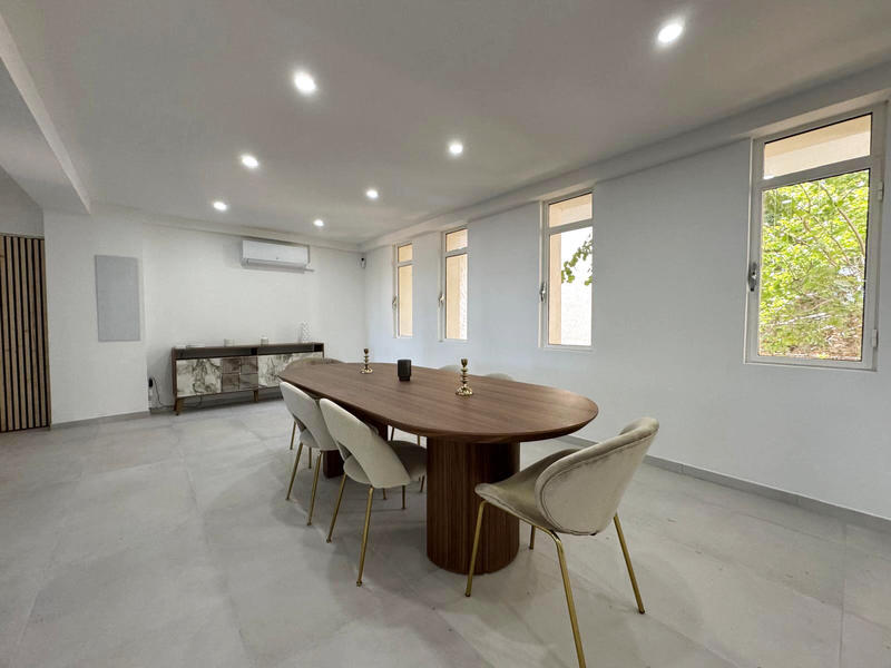 Appartement - 205 m² - 5 pièces