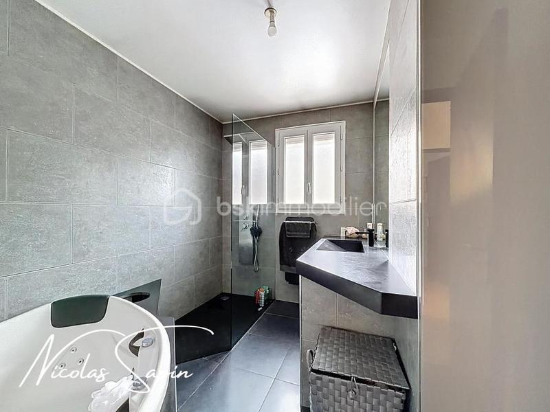 Maison - 102 m² - 5 pièces