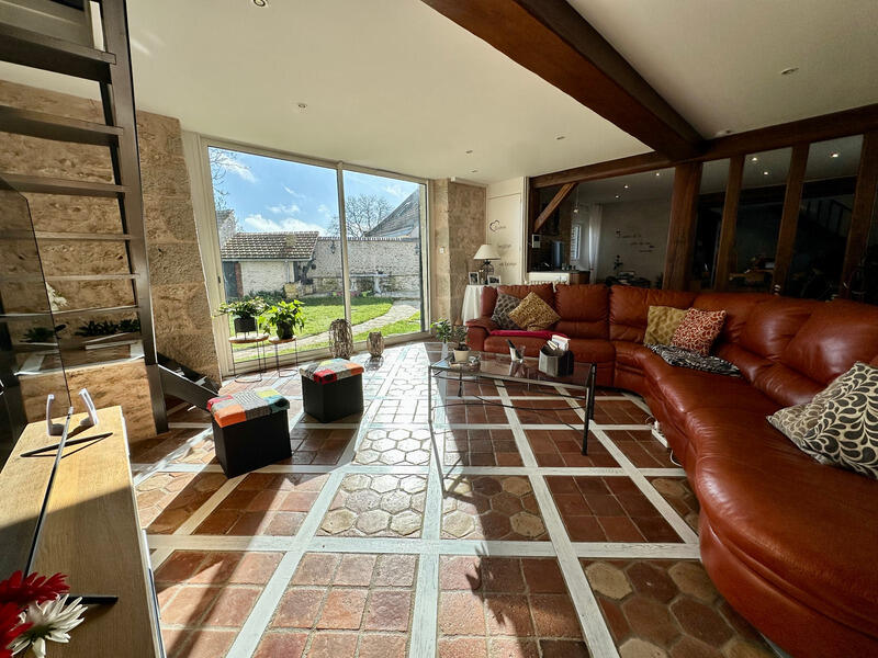 Maison - 137 m² - 6 pièces