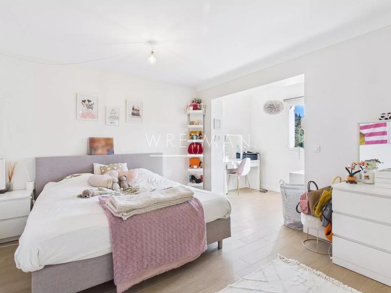 Villa - 240 m² - 7 pièces