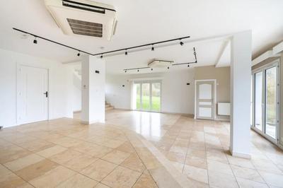 Demeure - 195 m² - 8 pièces