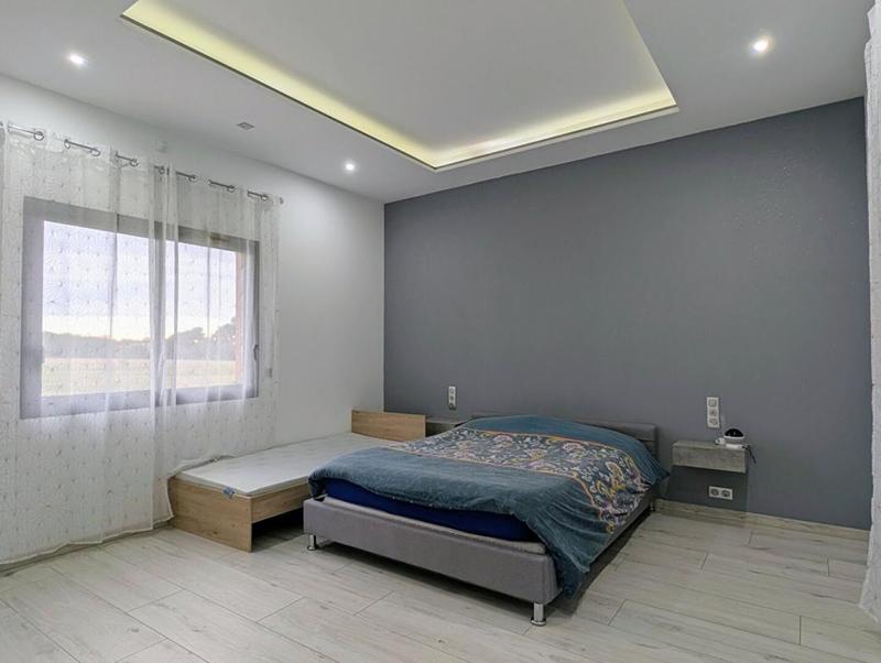 Maison - 332 m² - 6 pièces