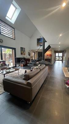 Maison d'architecte - 317 m² - 7 pièces