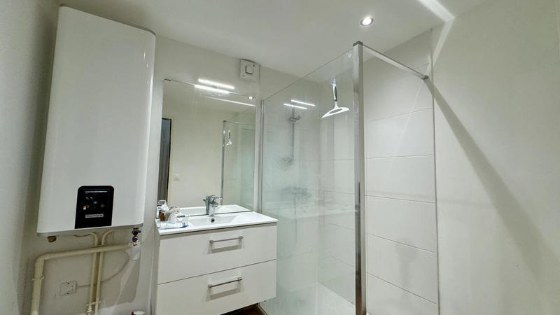 Maison - 215 m² - 10 pièces