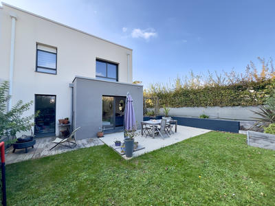 Maison - 98 m² - 5 pièces
