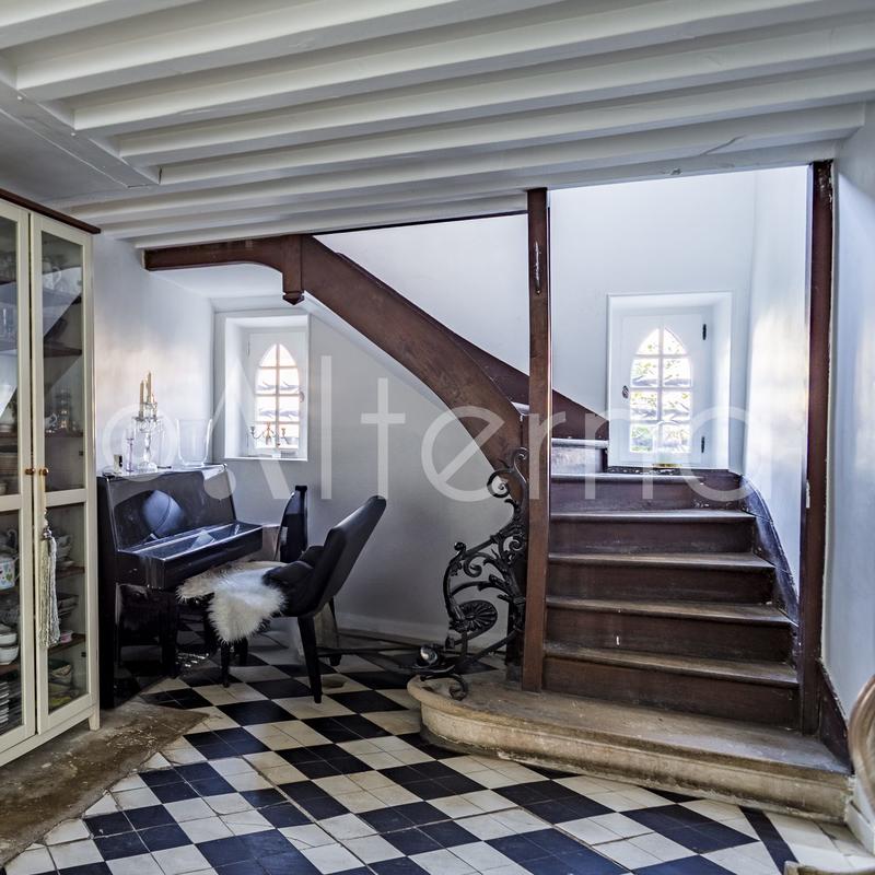 Maison - 350 m² - 12 pièces