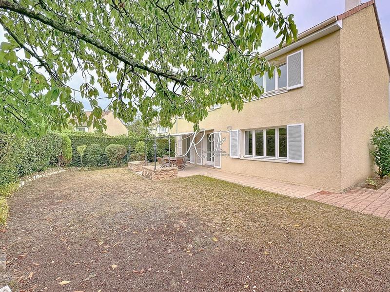 Maison - 152 m² - 7 pièces