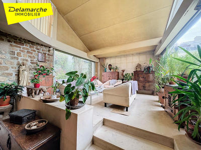 Maison - 247 m² - 8 pièces