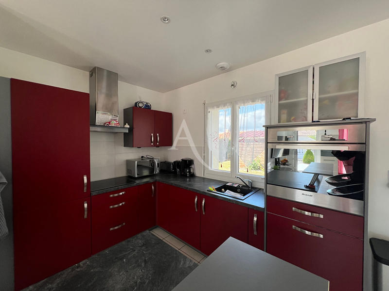 Maison - 93 m² - 4 pièces