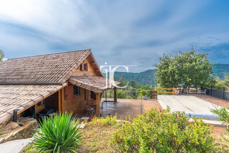 Maison de bois - 70 m² - 4 pièces