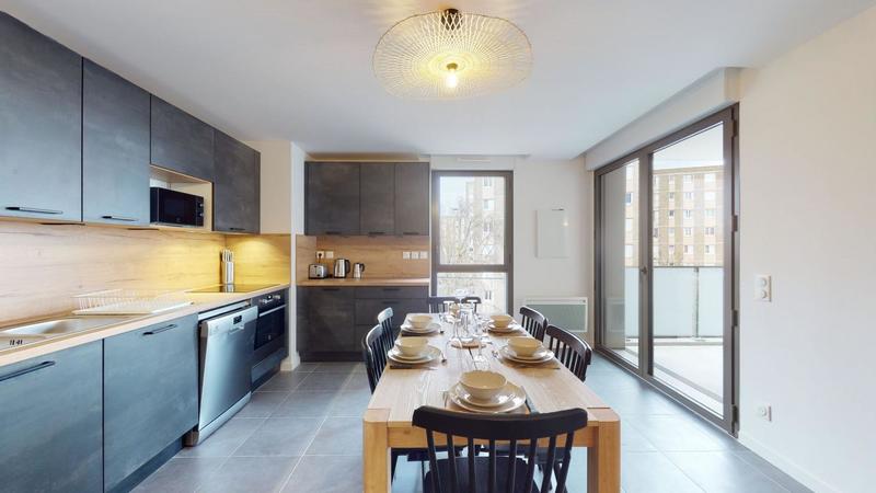 Appartement - 99 m² - 6 pièces