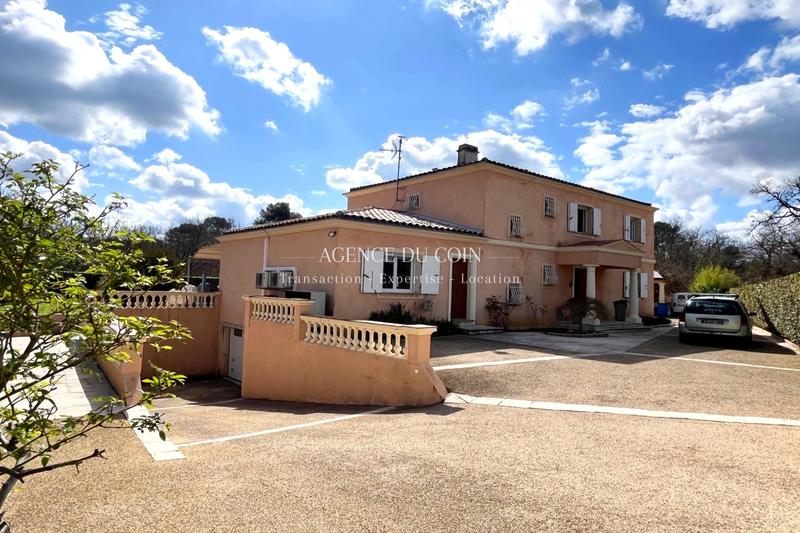 Villa - 240 m² - 6 pièces