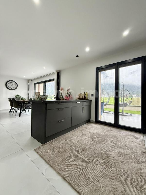 Villa - 95 m² - 5 pièces