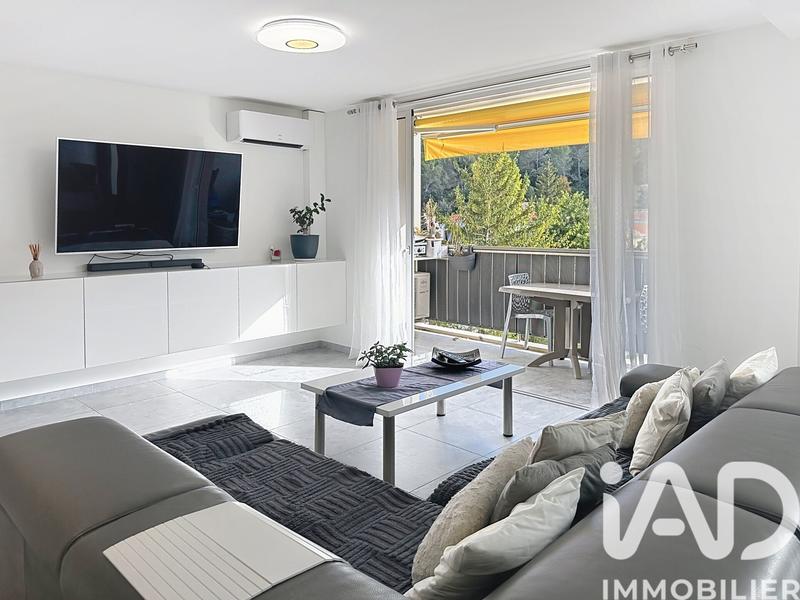 Appartement - 90 m² - 4 pièces