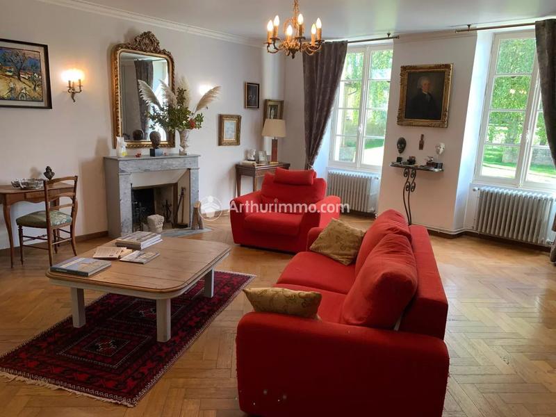 Maison - 300 m² - 8 pièces