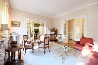 Appartement - 231 m² - 7 pièces