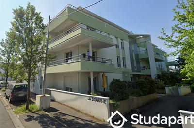 Chambre - 9 m² - 1 pièce